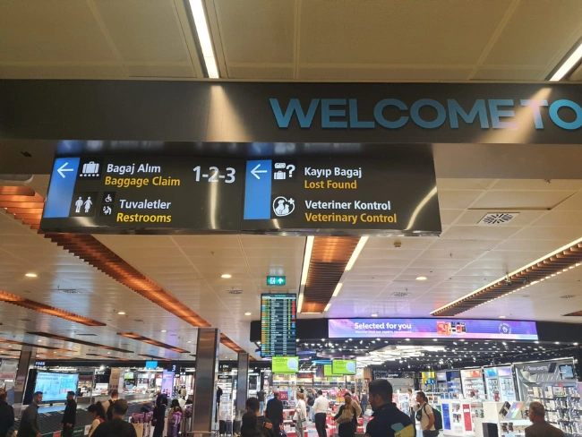 sabiha gokcen airport signs